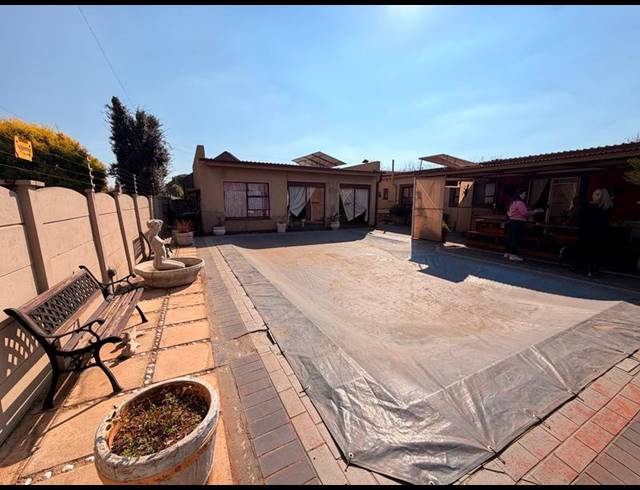3 BEDROOM HOUSE FOR SALE IN GOLF PARK